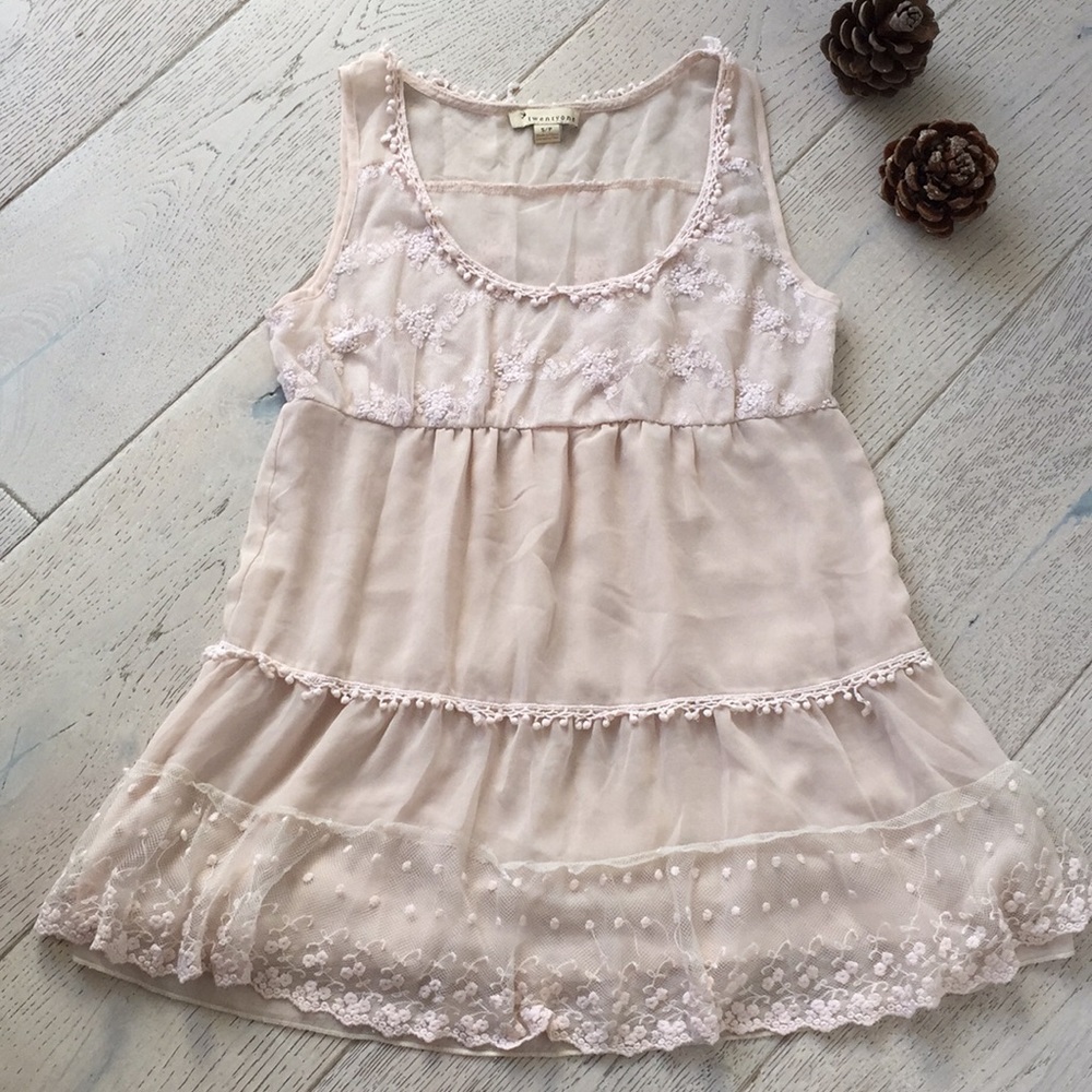 Forever 21 champagne lace tule ltop woman’s S/P